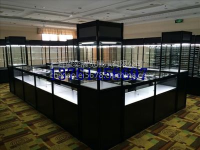 展架展柜特賣(mài)租賃全攻略 從文藝創(chuàng)作到商業(yè)展銷(xiāo)的一站式解決方案